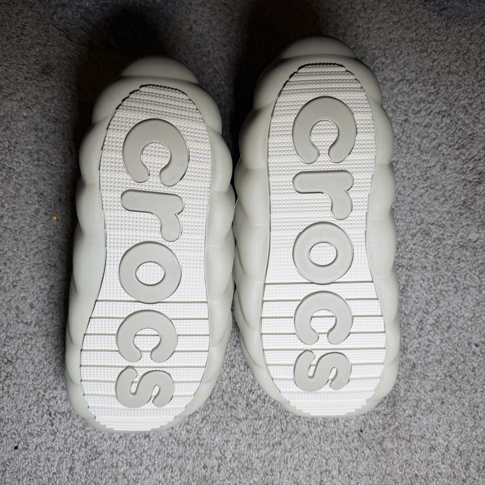 Rare CROCS Unisex Quilted Puff Slip-On Winter Boots in Beige and Muted Print